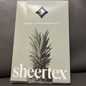 NWT - Sheertex Classic Sheer Tights in black Size Large